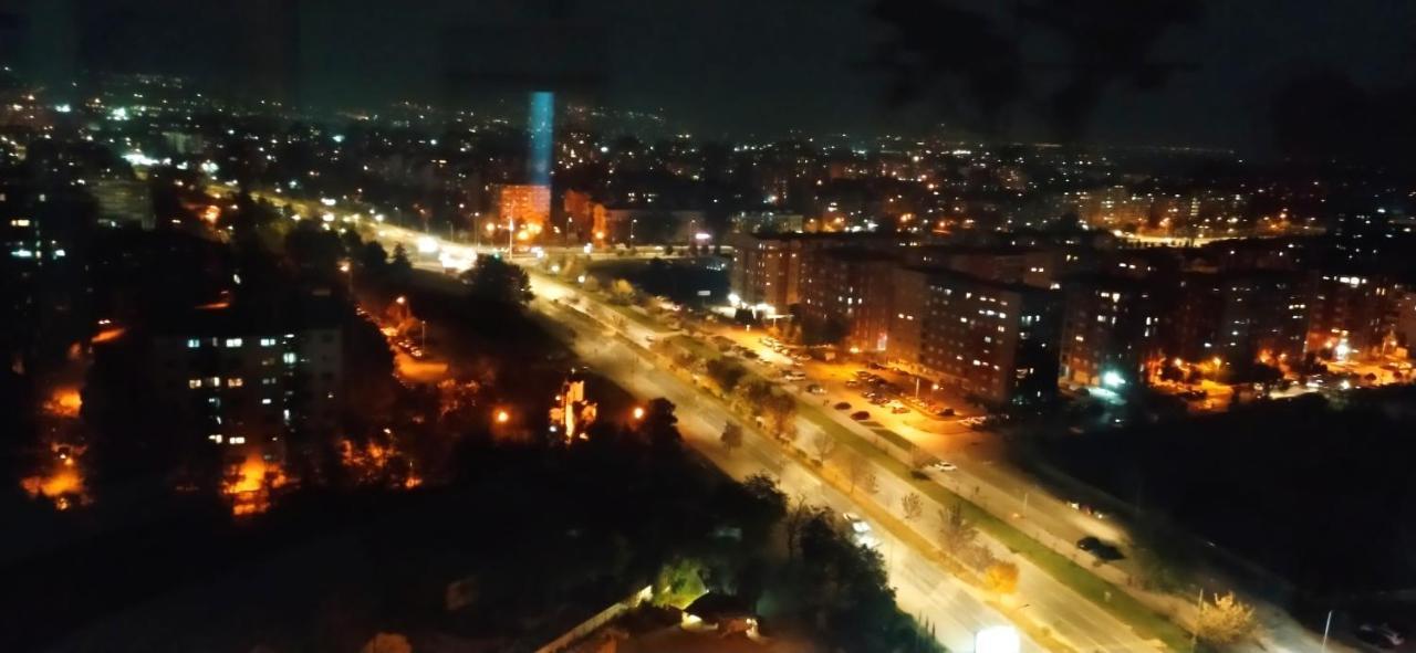 18Th & 16H Floor Secure Luxury Condos With Pool & Fitness Included In Price Skopje Luaran gambar