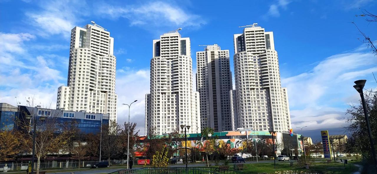 18Th & 16H Floor Secure Luxury Condos With Pool & Fitness Included In Price Skopje Luaran gambar