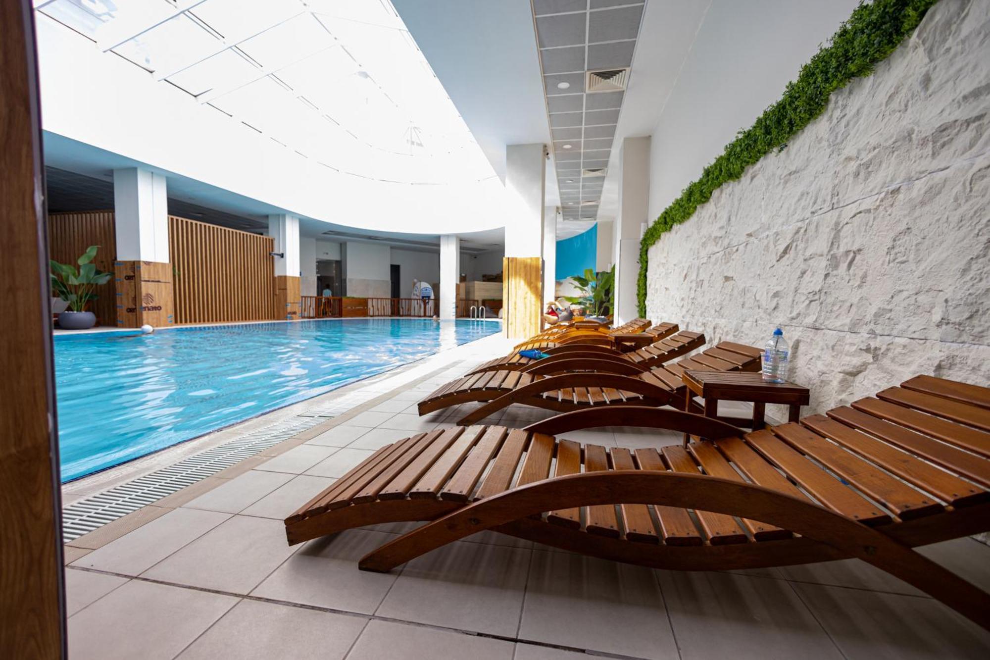 18Th & 16H Floor Secure Luxury Condos With Pool & Fitness Included In Price Skopje Luaran gambar