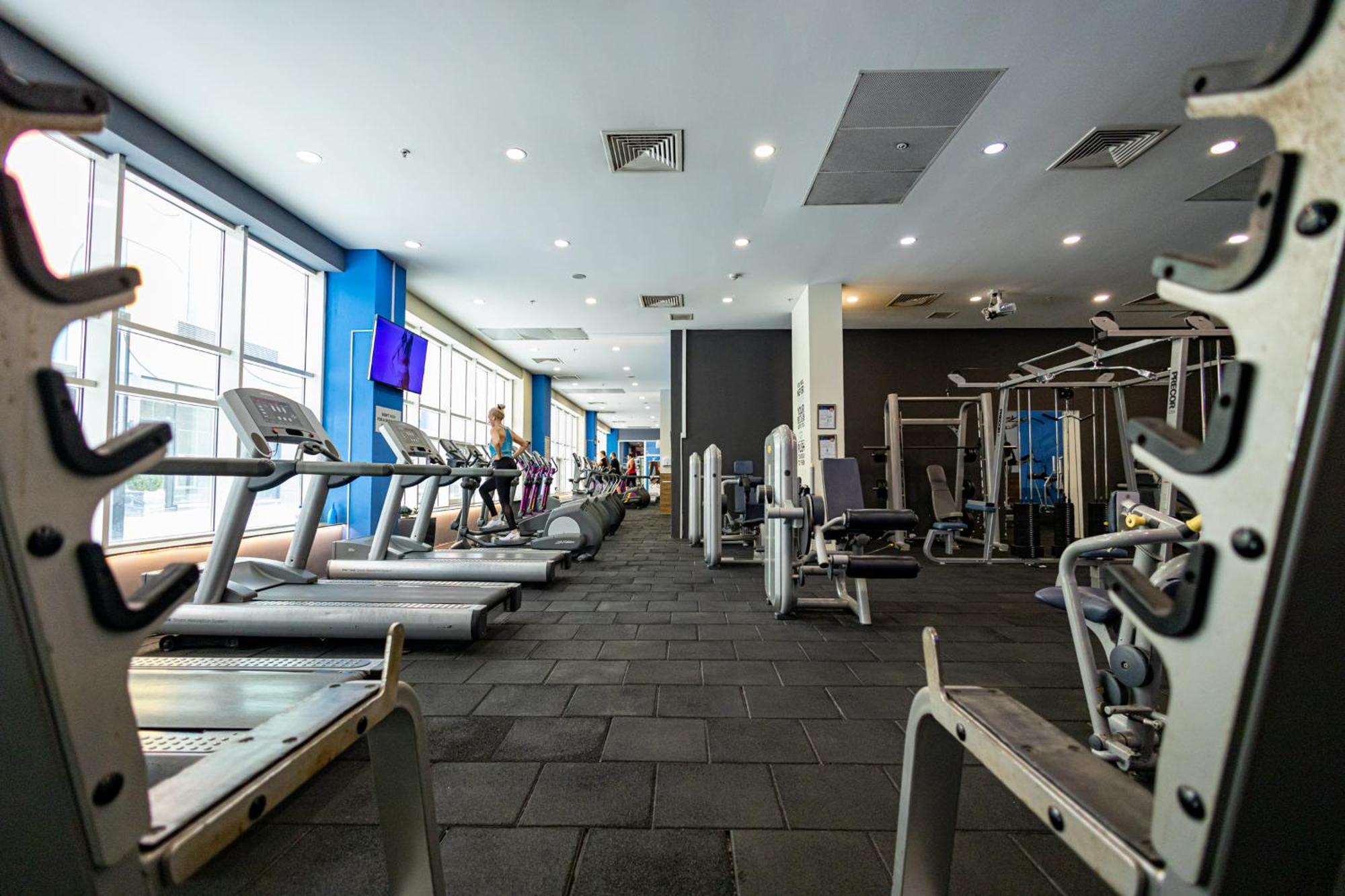 18Th & 16H Floor Secure Luxury Condos With Pool & Fitness Included In Price Skopje Luaran gambar