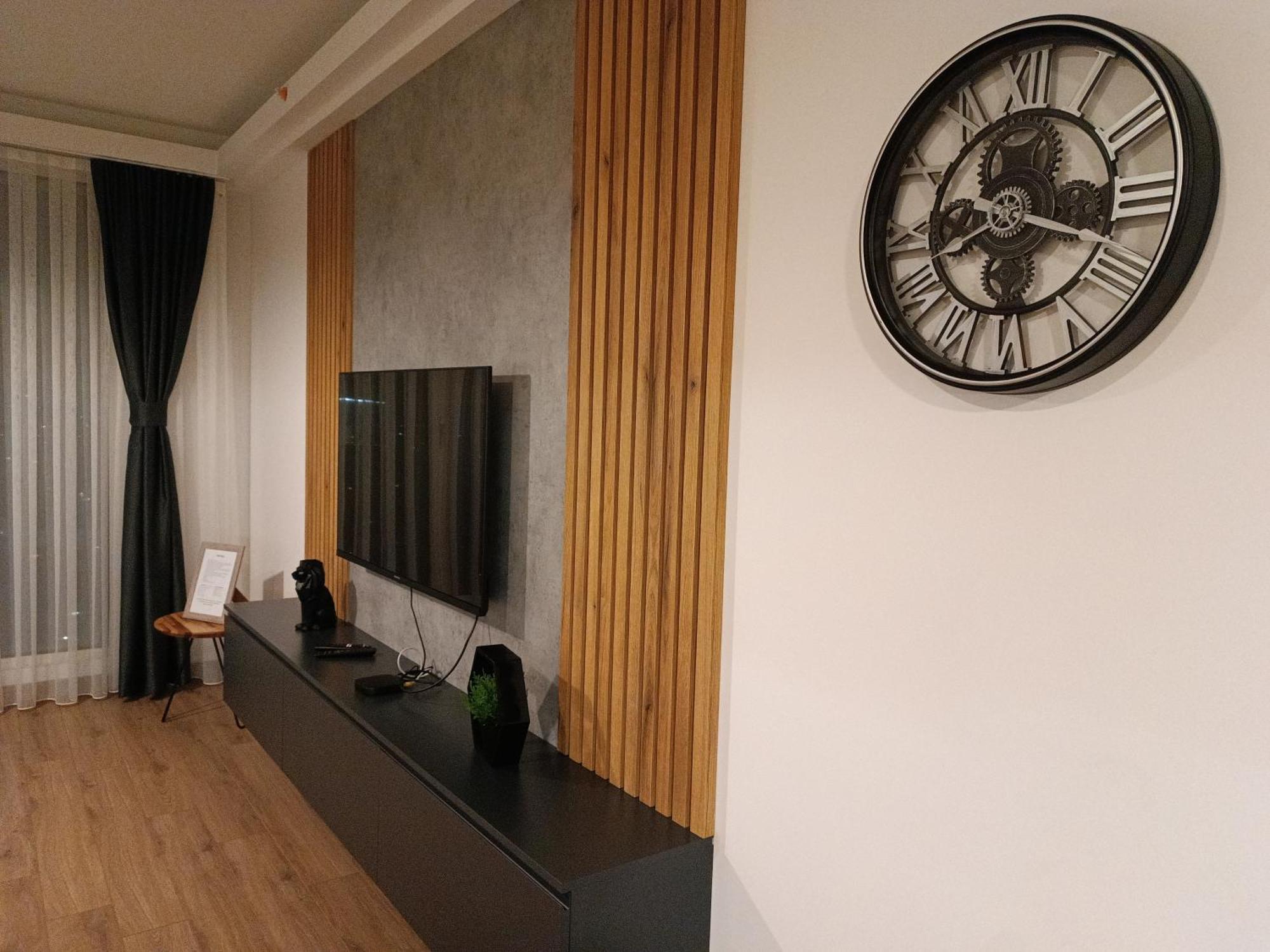 18Th & 16H Floor Secure Luxury Condos With Pool & Fitness Included In Price Skopje Luaran gambar