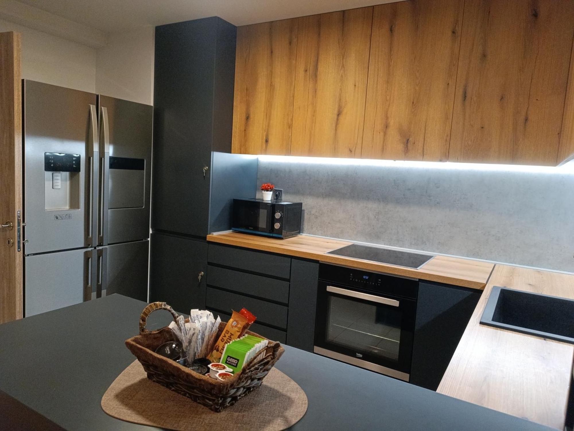 18Th & 16H Floor Secure Luxury Condos With Pool & Fitness Included In Price Skopje Luaran gambar