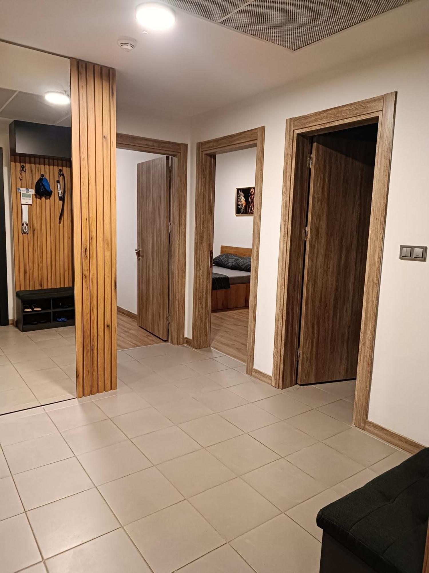 18Th & 16H Floor Secure Luxury Condos With Pool & Fitness Included In Price Skopje Luaran gambar