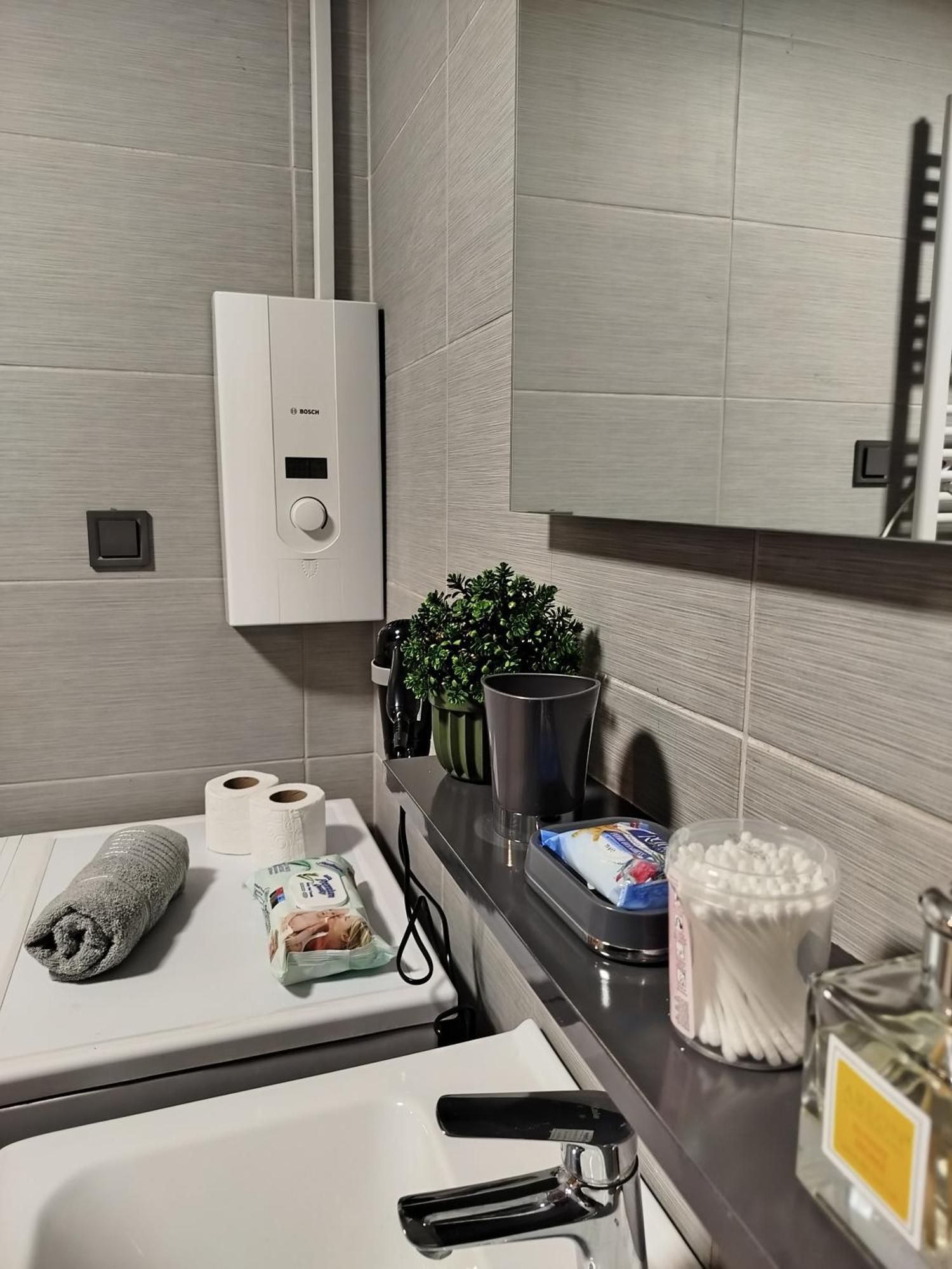 18Th & 16H Floor Secure Luxury Condos With Pool & Fitness Included In Price Skopje Luaran gambar