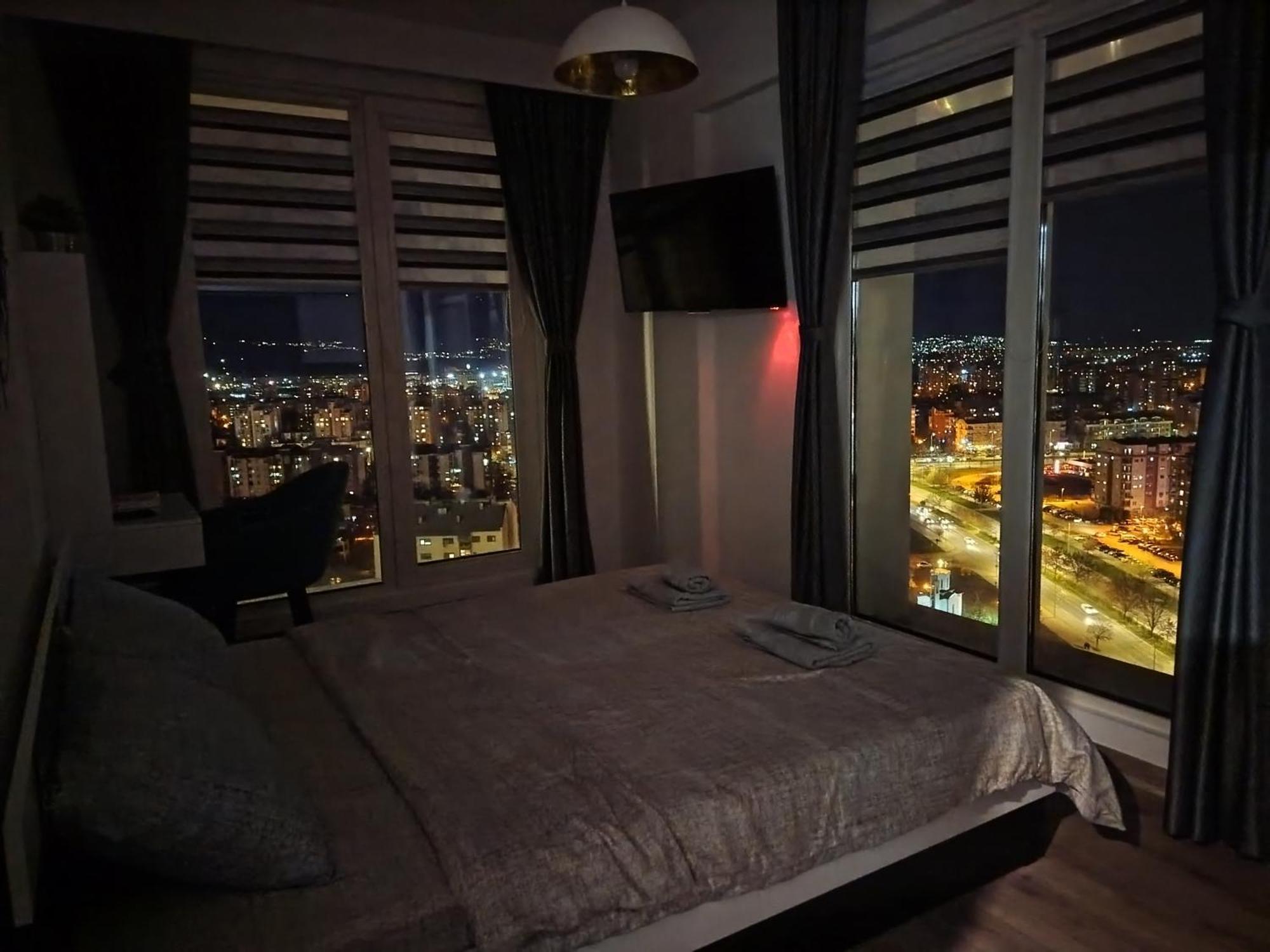 18Th & 16H Floor Secure Luxury Condos With Pool & Fitness Included In Price Skopje Luaran gambar